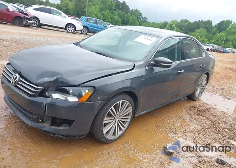 2014 Volkswagen Passat 1.8T Sport z USA, uszkodzony, nr VIN 1VWBT7A39EC097705